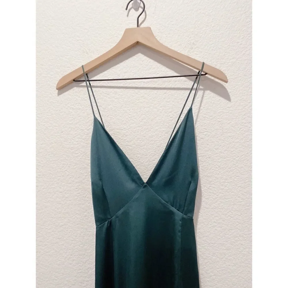 Brand New Keepsake Infinity Ruffle Gown size Large